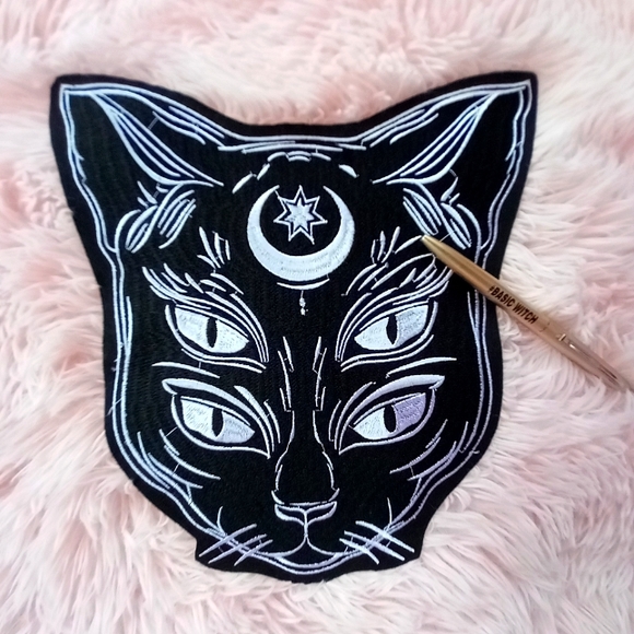 ⭐️Restocked! XXXL gorgeous huge horned cat head w dbl eyes IRON ON patch- - Picture 2 of 11